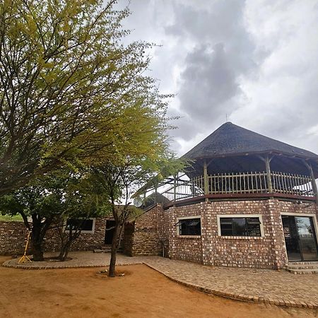 Kaoko Bush Lodge Kamanjab Екстер'єр фото