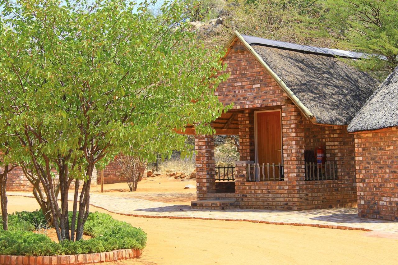 Kaoko Bush Lodge Kamanjab Екстер'єр фото