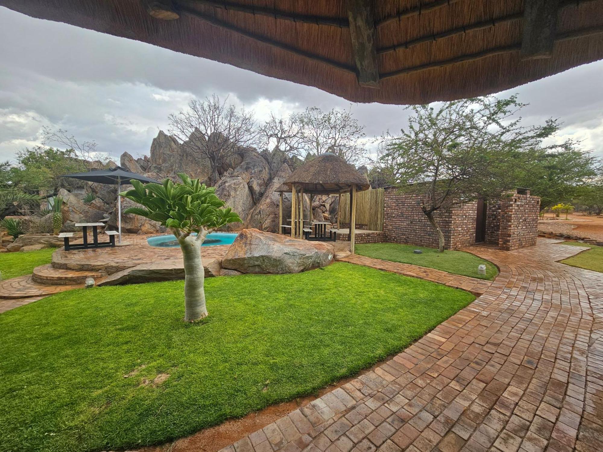 Kaoko Bush Lodge Kamanjab Екстер'єр фото