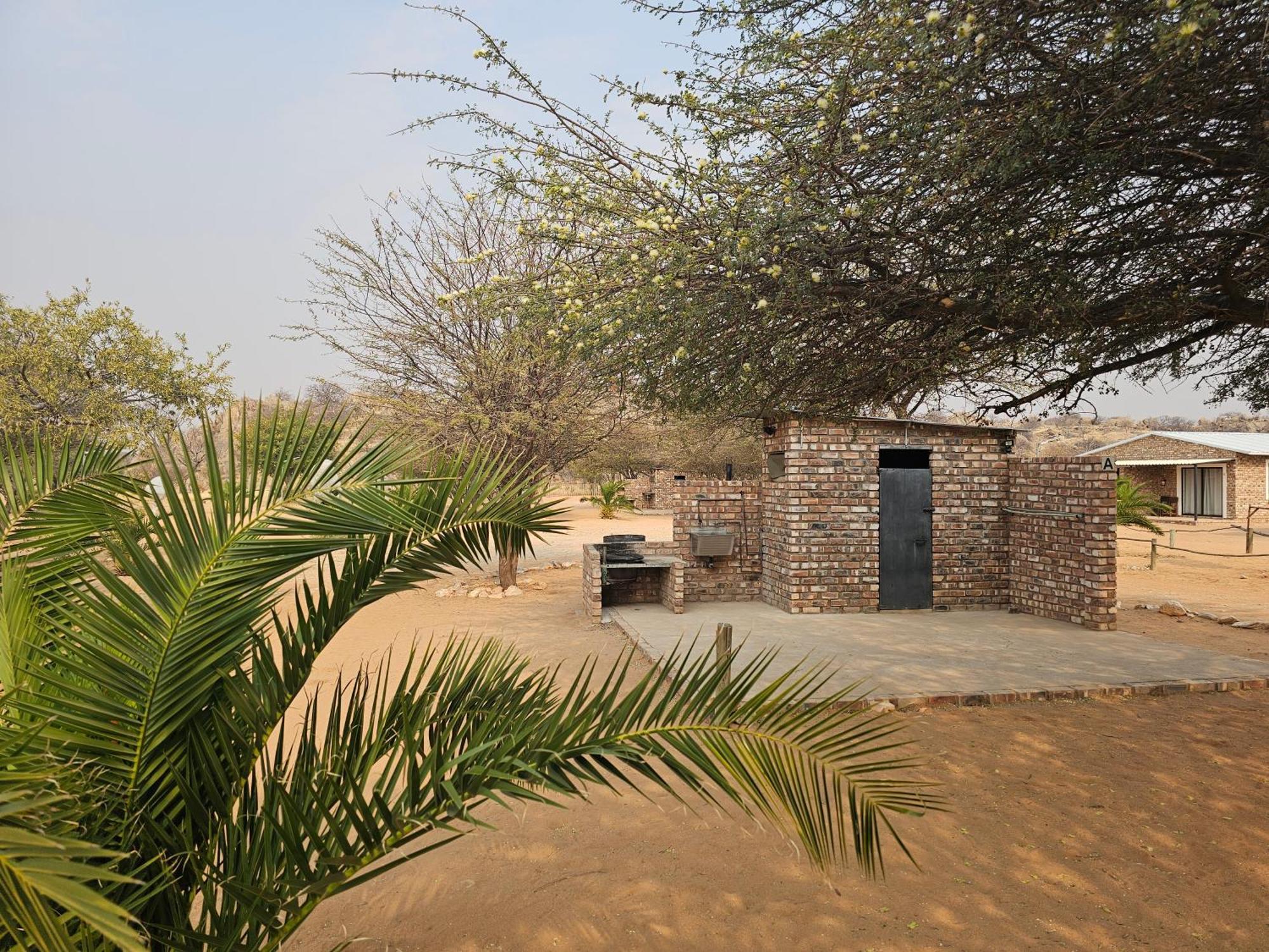 Kaoko Bush Lodge Kamanjab Екстер'єр фото