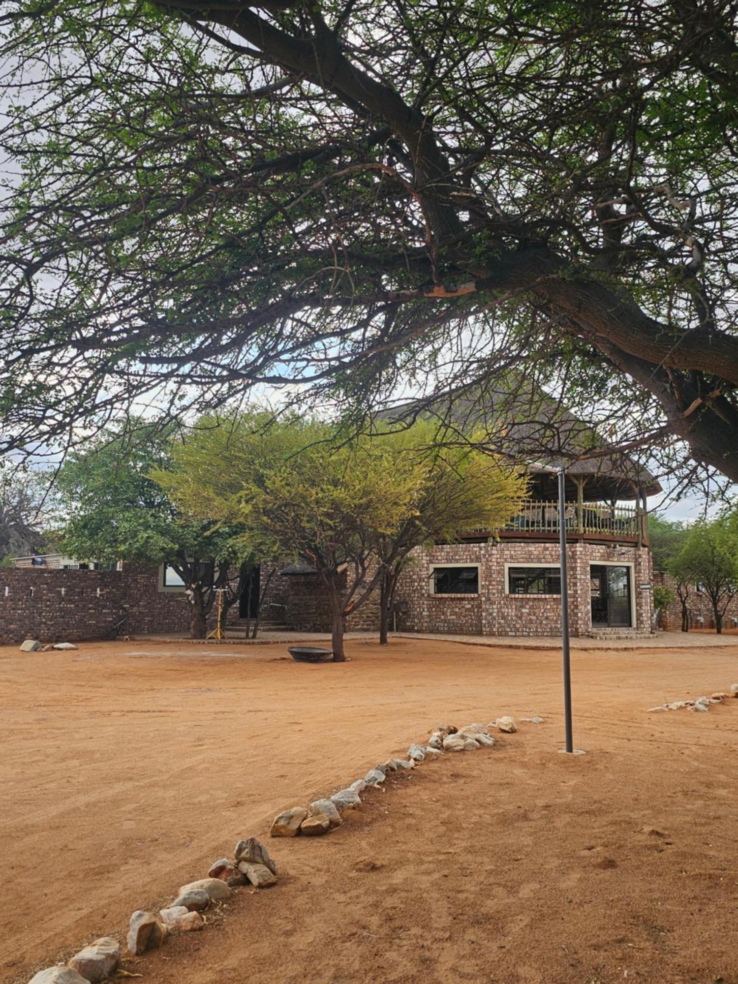 Kaoko Bush Lodge Kamanjab Екстер'єр фото