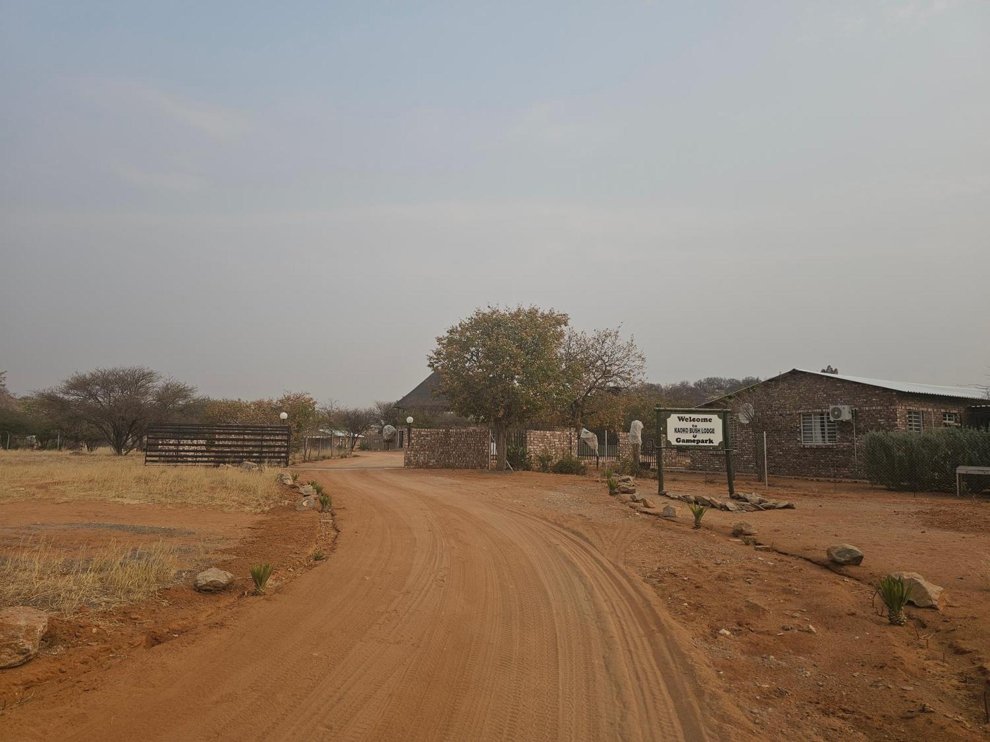 Kaoko Bush Lodge Kamanjab Екстер'єр фото