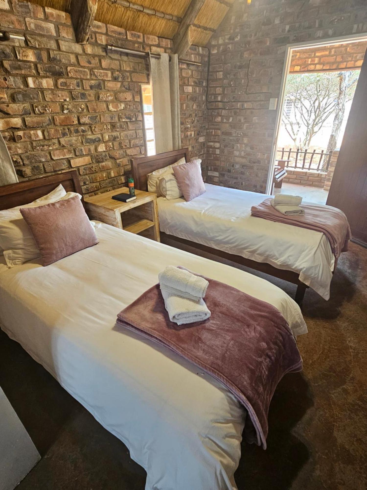 Kaoko Bush Lodge Kamanjab Екстер'єр фото