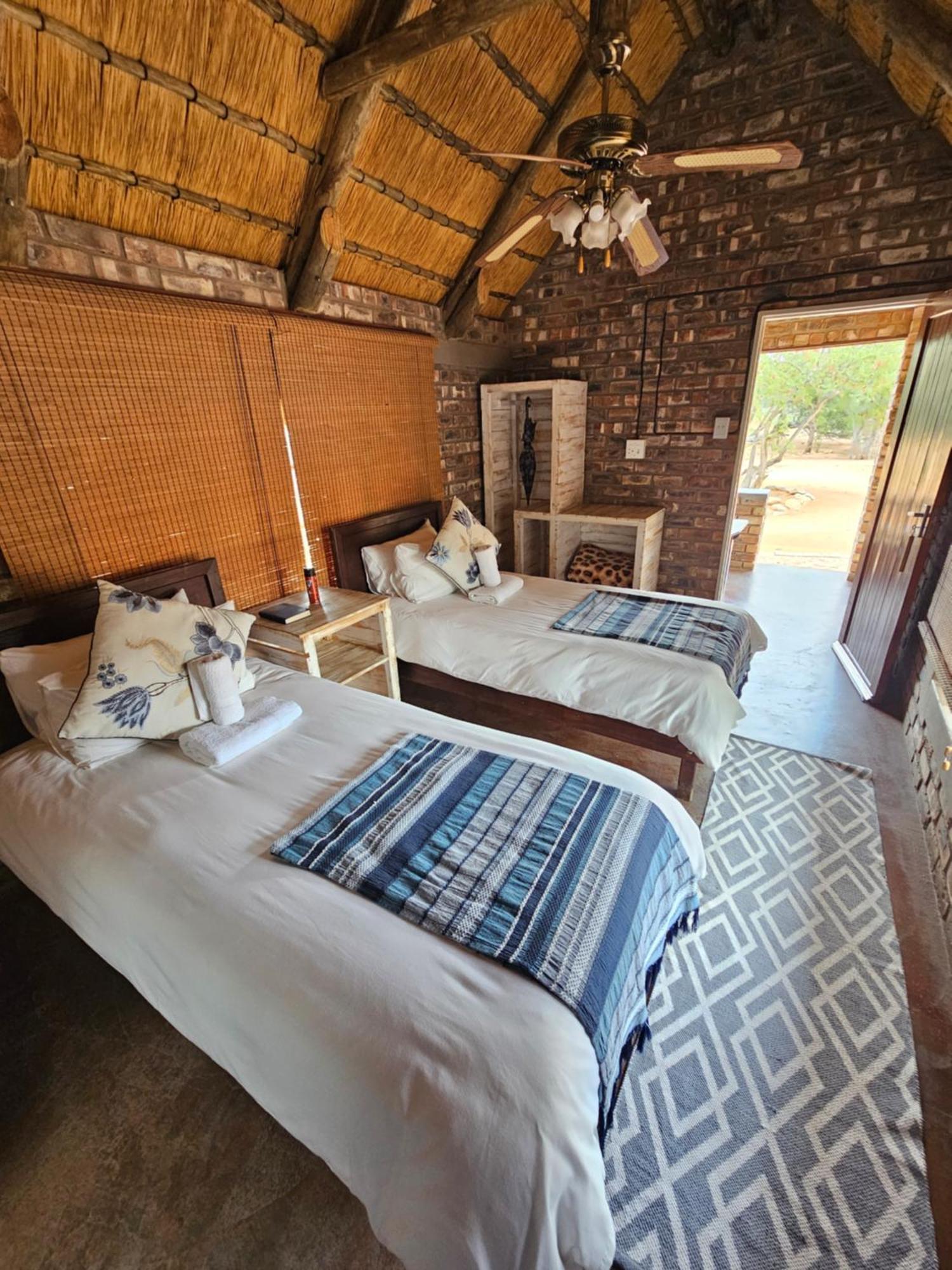 Kaoko Bush Lodge Kamanjab Екстер'єр фото