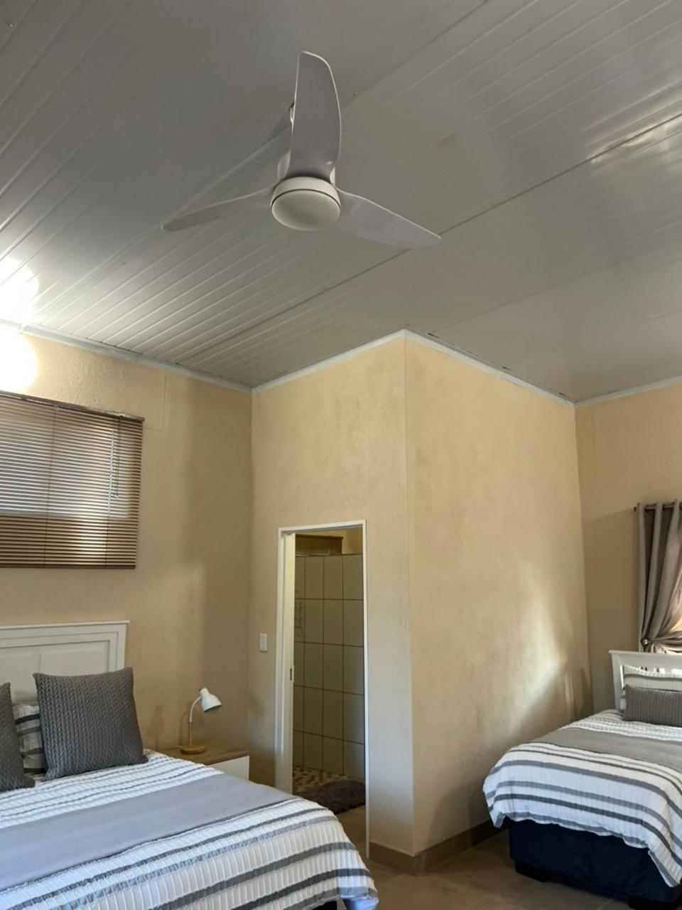 Kaoko Bush Lodge Kamanjab Екстер'єр фото