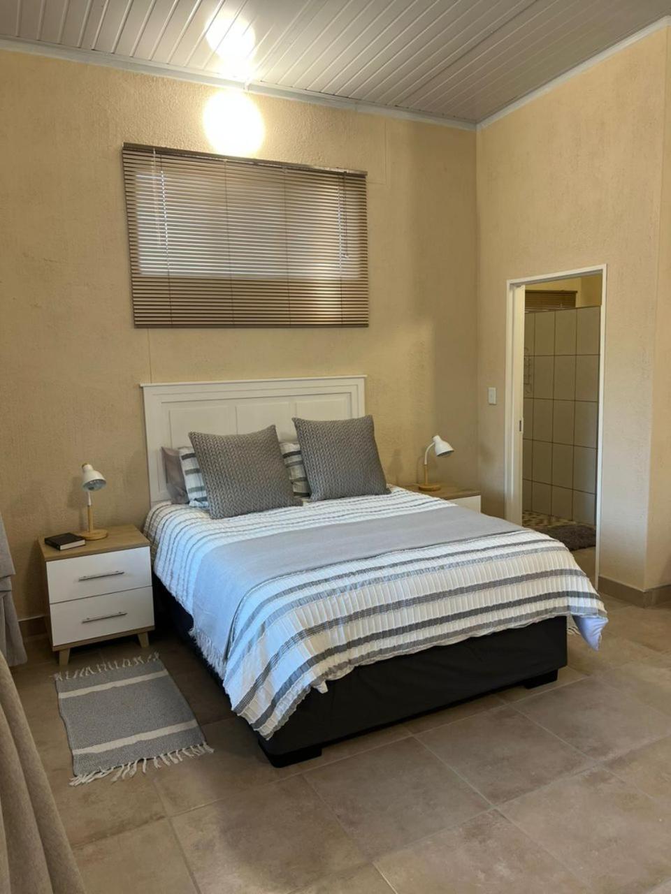 Kaoko Bush Lodge Kamanjab Екстер'єр фото