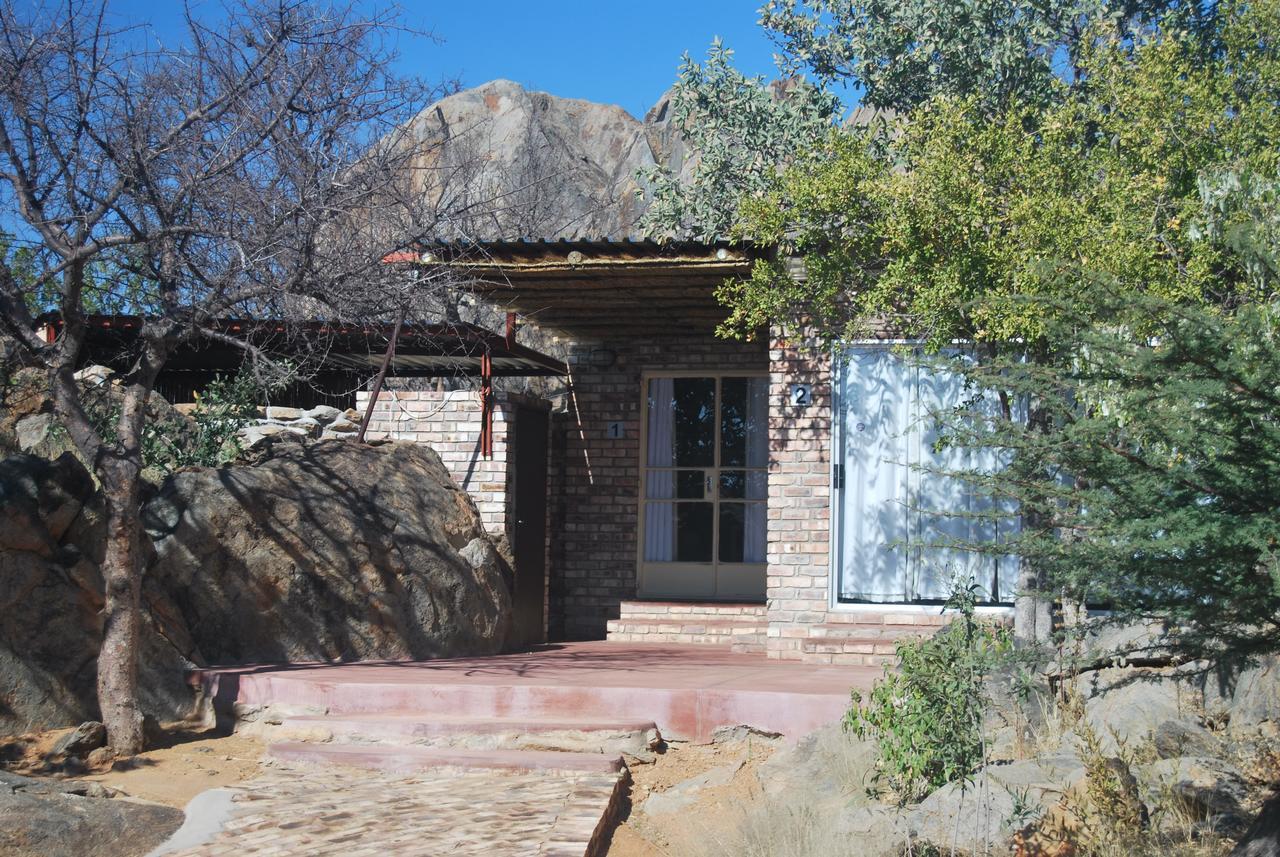 Kaoko Bush Lodge Kamanjab Екстер'єр фото
